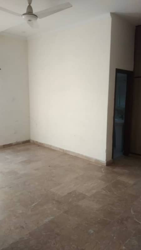 1 kanal Ground portion for rent in soan garden 4