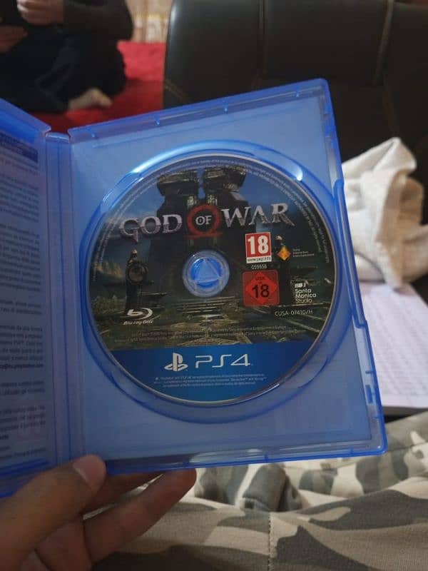 God of war 4 PS4 ps5 just like new 10/10 prices can be lowered 1