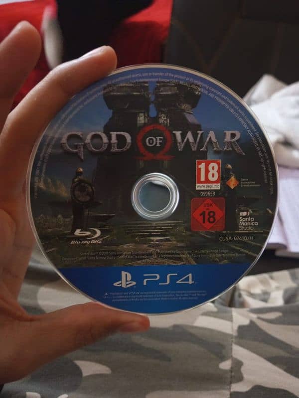 God of war 4 PS4 ps5 just like new 10/10 prices can be lowered 3