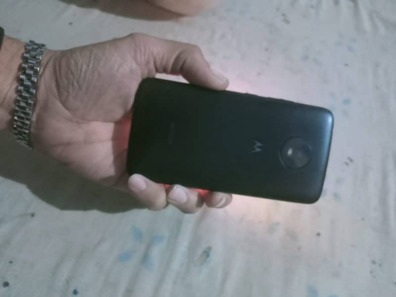 Moto e4 1