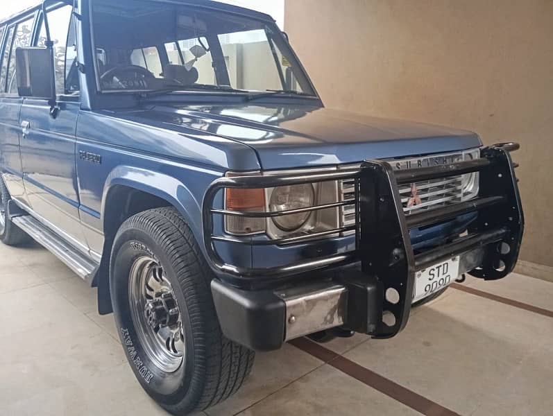 Mitsubishi Pajero 1990 1