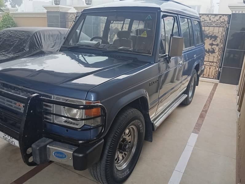 Mitsubishi Pajero 1990 5