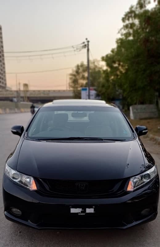 Honda Civic triborn ug top of the line 2015 1