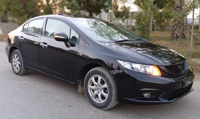 Honda Civic triborn ug top of the line 2015 4