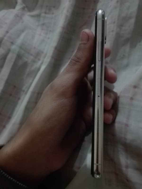 Iphone x for sale 30k 29.5k finnal 6