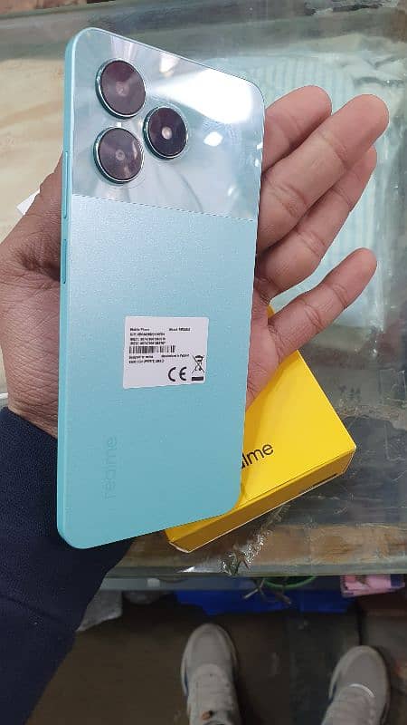 realme c51 4GB 64GB home use one hand use 4