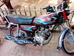 Honda 125 Red 2024 Model