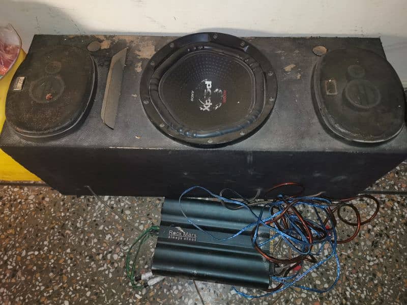 Complete sound system with box and wiring 0