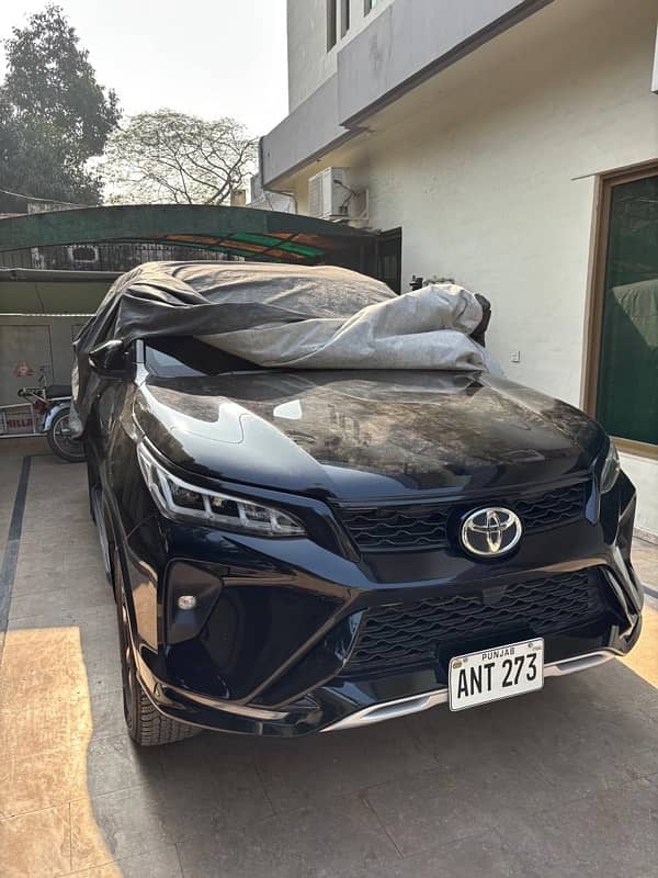 Toyota Fortuner Legender 2023 0