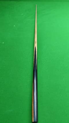 One piece snooker cue