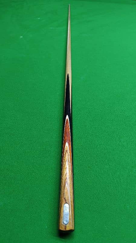 One piece snooker cue 3