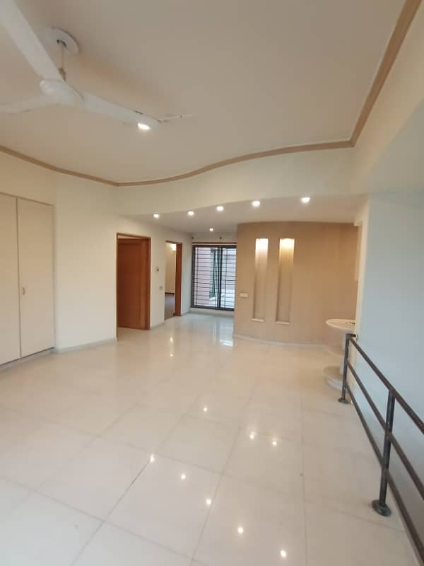 Kanal Full House 5 Bedroom For RENT Phase 4 DHA 12