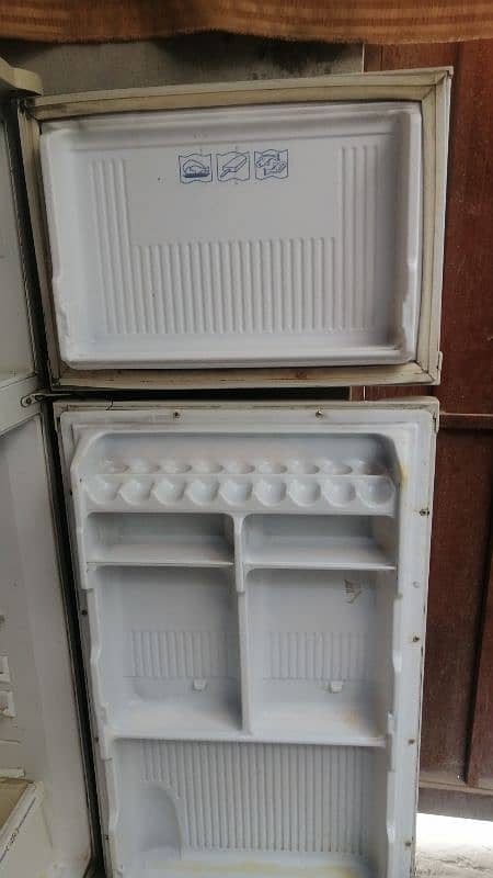 Waves fridge for sell 4