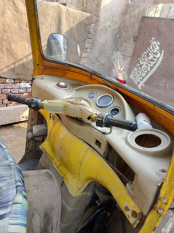 Tez Raftar Auto  Rickshaw 200cc 3