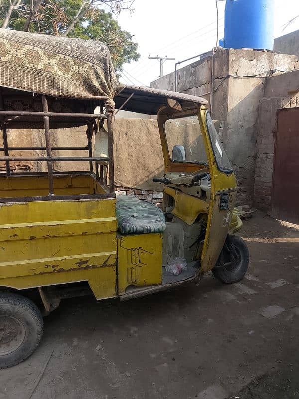 Tez Raftar Auto  Rickshaw 200cc 7