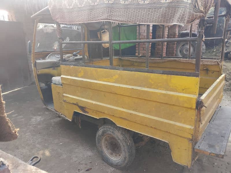 Tez Raftar Auto  Rickshaw 200cc 9