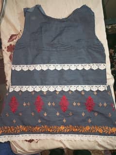 30 peice ki lot h back h front h or las hy ,denim fabric