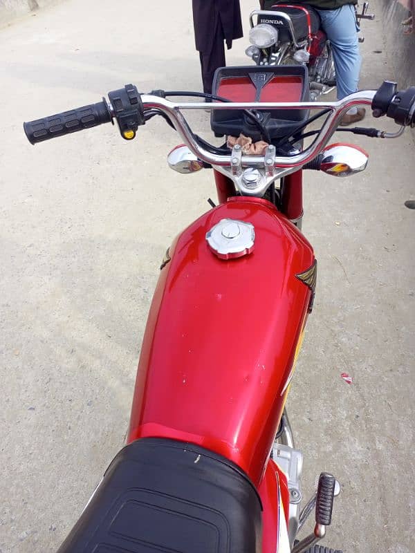 Honda 125 attock namber good condition.  model 20.21 contact 2