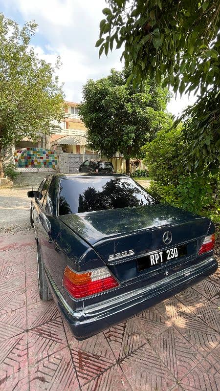 Mercedes E Class 1989 9