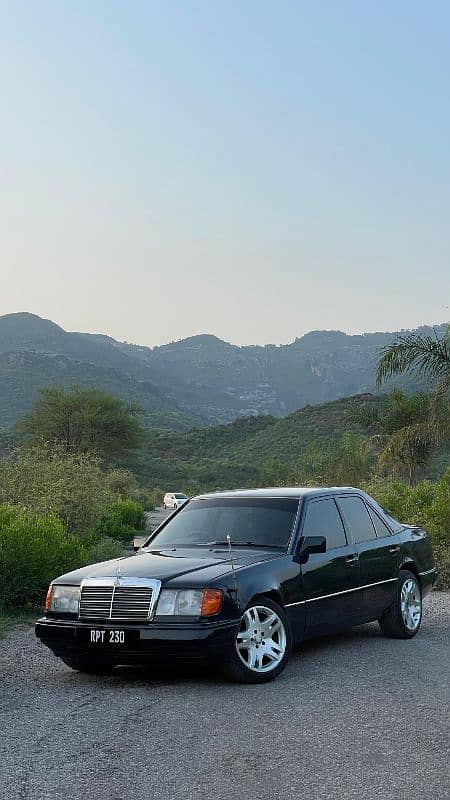 Mercedes E Class 1989 11