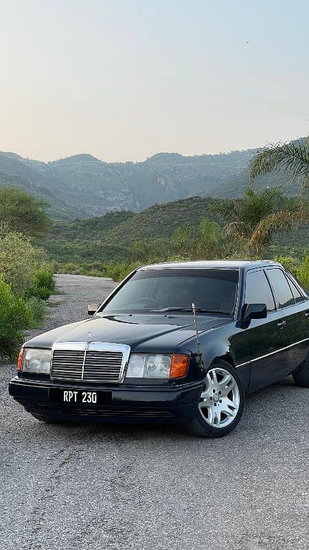 Mercedes E Class 1989 19