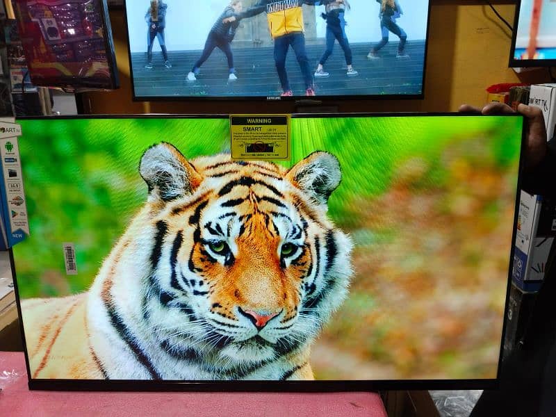 40 smart WiFi Frameless LED TV 3