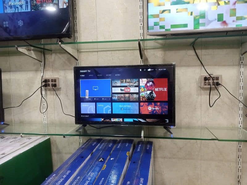 55"INCHESS SAMSUNG'S LED UHD TV  03228083060 0