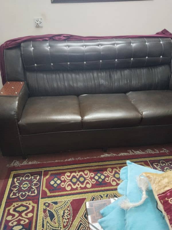 6 seater sofa almost new 1