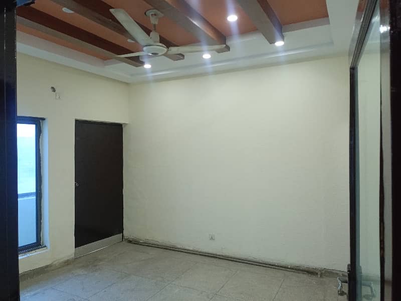 15 Marla Commercial upper portion for Rent 5