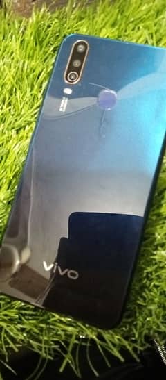 vivo y15