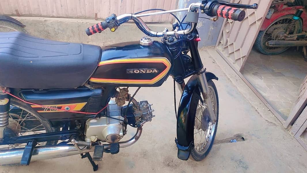 Honda CD-70 for Sale 4