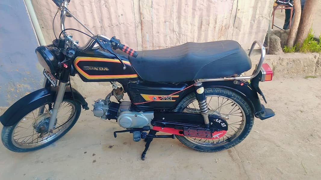 Honda CD-70 for Sale 5