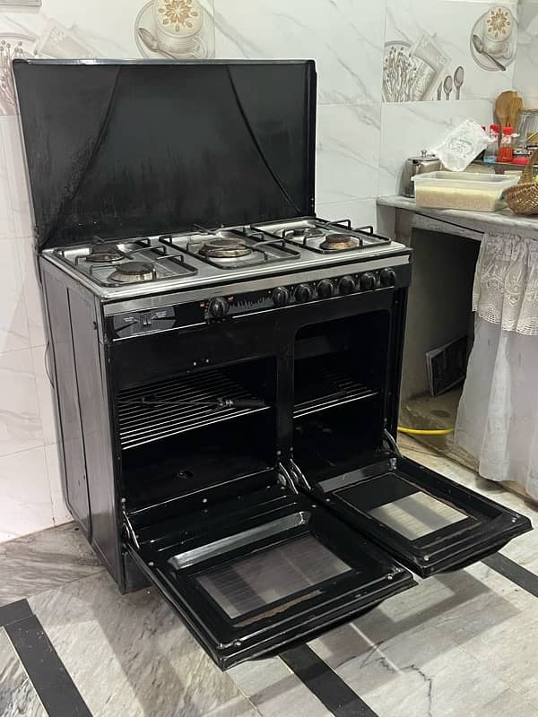 Double Oven Gas Stove – Excellent Condition! 1