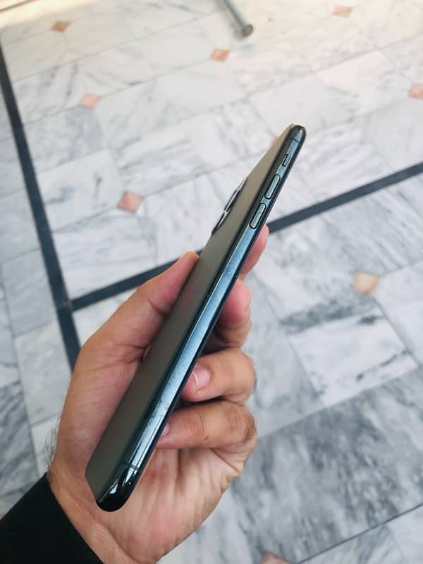 Iphone 11 Pro Max Non PTA 5