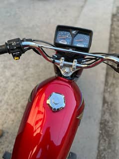 Honda cg 125 red clour