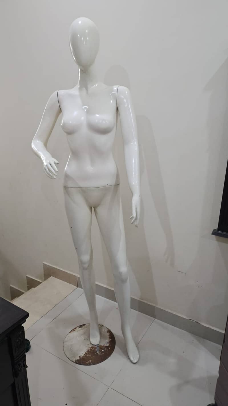 Female Mannequins 0