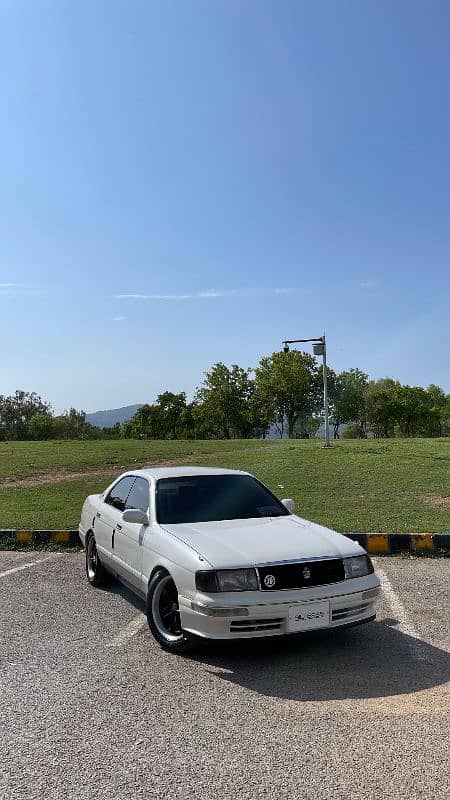 Toyota Crown Royal Saloon 1