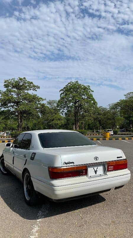 Toyota Crown Royal Saloon 4