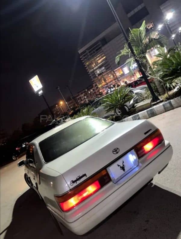 Toyota Crown Royal Saloon 16