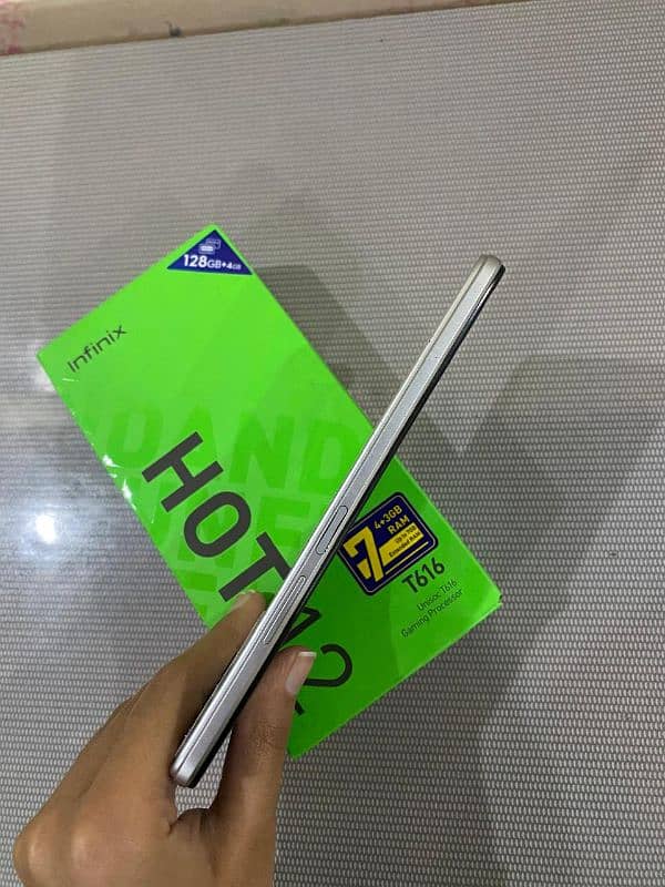 infinix HOT 12  128GB 9