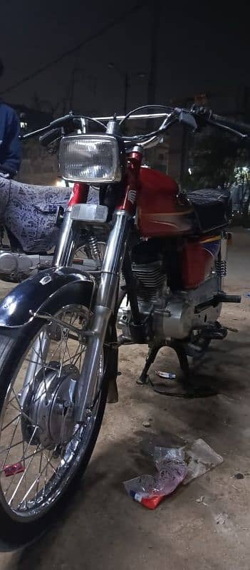 I am selling my 125. original tunki. side over. 2