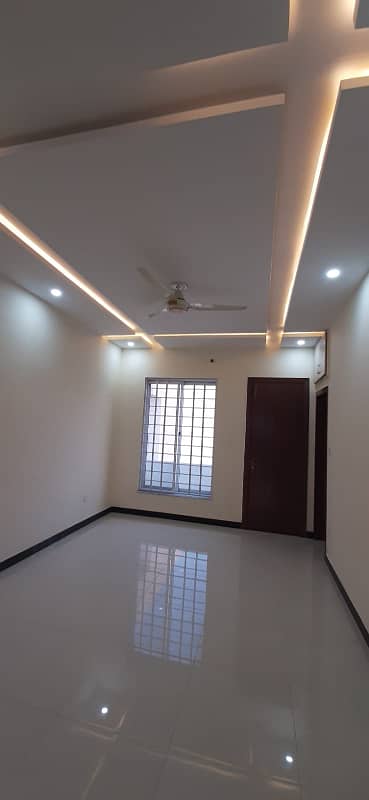 5 Marla Corner House available in Fasal Town 14