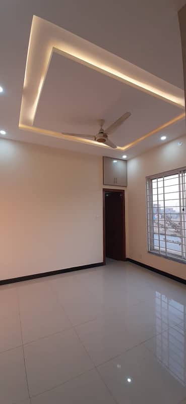 5 Marla Corner House available in Fasal Town 19