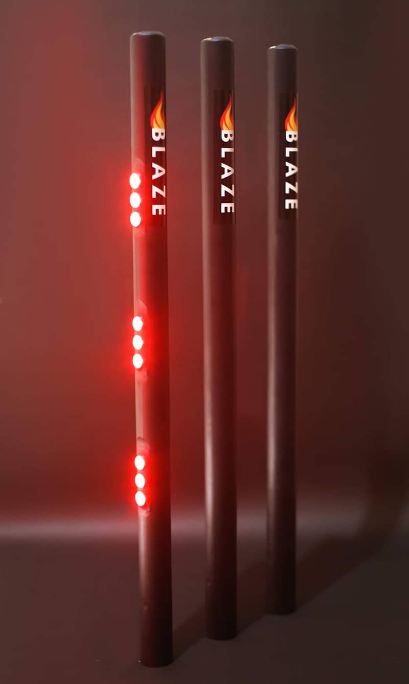 LED Lights Flashing Wickets for Cricket - BLAZE (1 set) 0