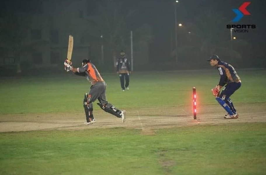 LED Lights Flashing Wickets for Cricket - BLAZE (1 set) 4