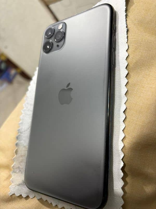 iPhone 11 Pro Max 0