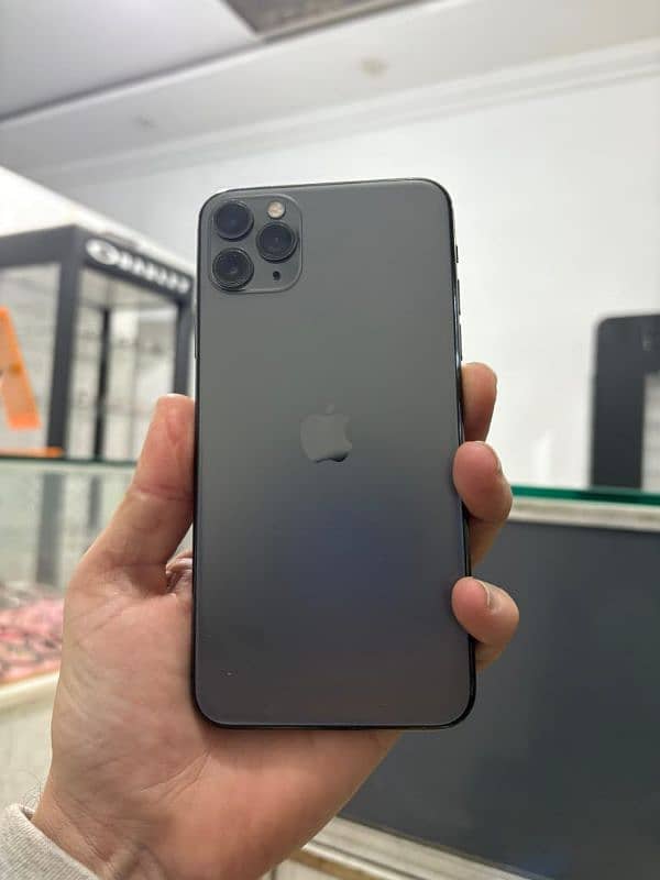 iPhone 11 Pro Max 1