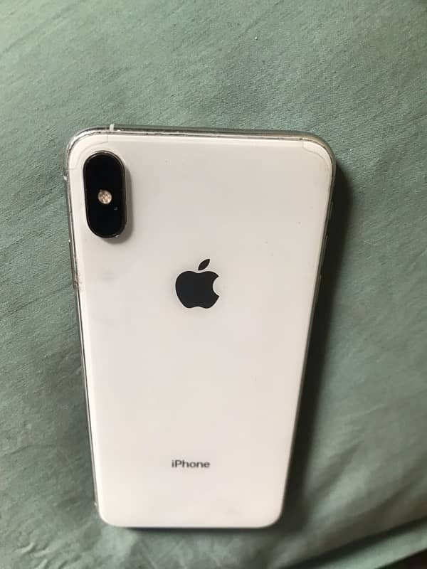 Apple iPhone XS Max 3