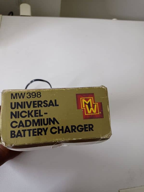 Battery Charger-Universal Nickel Cadmium battery Charger MW 398 3