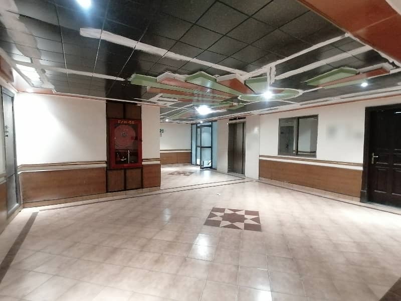 Get This Amazing 2000 Square Feet Office Available In Siddique Trade Center 4